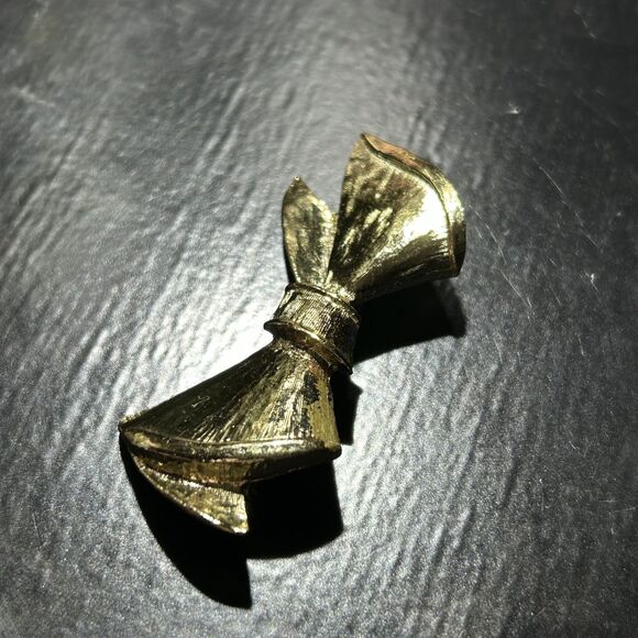 Vintage Signed Gerry's 2" Gold Tone Bow Pin Brooch - Picture 2 of 5